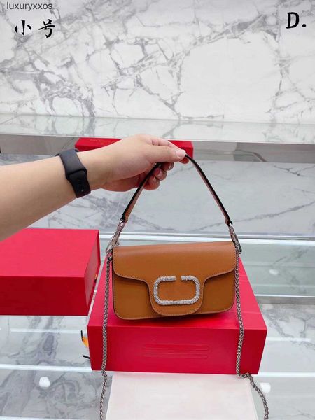 

valentiino design v-shaped purse 22 2023 bags small designer single shoulder messenger bag diamond lady buckle chain method stick armpit fla