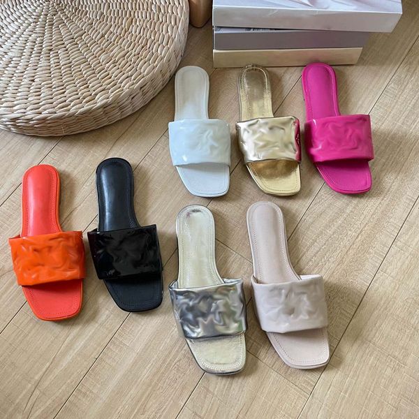 

designer sandals slippers women's luxury slippers fashionable summer beach soft patent leather embossed flat bottomed slippers, Black