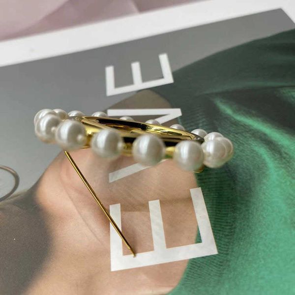 

new round letter f pearl brass brooch fashion blazer pin, Gray