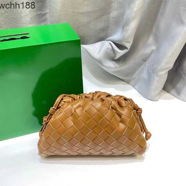 

venetas pleated girl leather bag 2023 designer woven bags cassettes cloud pouch cowhide hand women's one shoulder messenger oiai