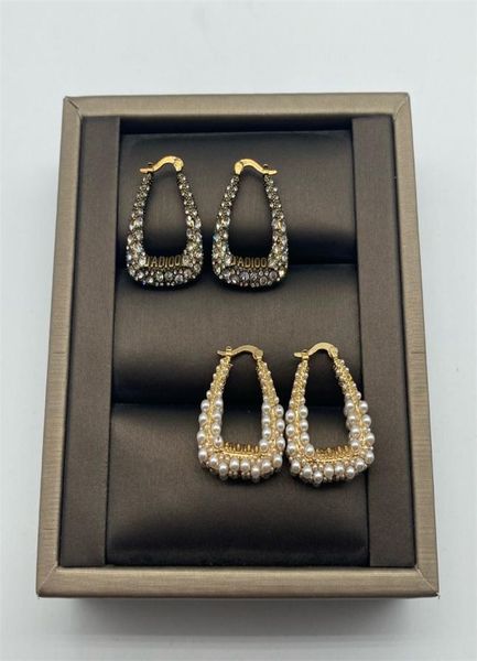 

stud style letter diamond pearl net red the same fashion temperament earrings femalej6734568, Golden;silver