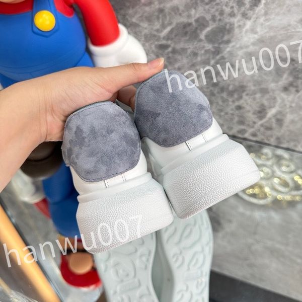 

2023 luxurys quality designer sneakers calfskin casual shoes fashion reflective shoes men women sneaker vintage trainers leather, Black