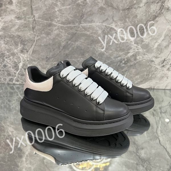 

designers shoes white black men women fashion retro trainers outdoor sports sneakers hiking shoes