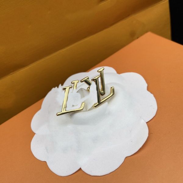 

designer luis earrings vuttonity hig hend classic earrings light luxury and shiny earrings stud fxgia vfxiskln, Golden;silver