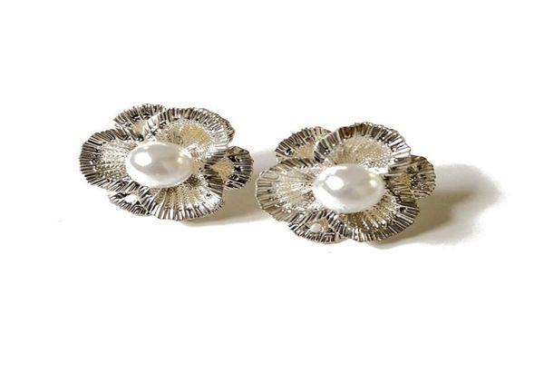 

new sweet cute simple silver flower finding elegant pearl stud earring party popular stud gift earring8808573, Golden;silver