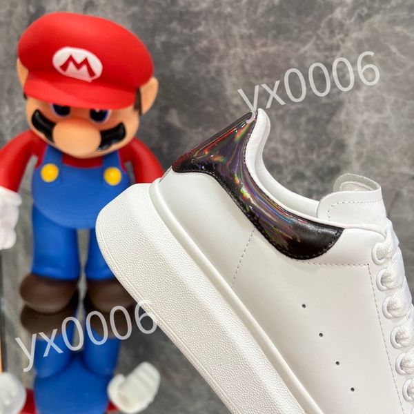 

luxury designers shoes white black men women fashion retro trainers outdoor sports sneakers hiking shoe