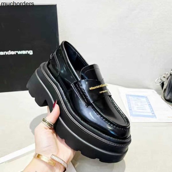 

slip-on shoe women's 2023 new network red same high-end versatile foreign style light patent leather thick soled korean black leather s