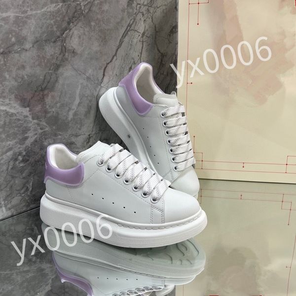 

2023 new luxury fashion men and womens arrow hiking shoes couple walking sports mens brand-name sneakers ladies non-slip soles skate shoes, Black