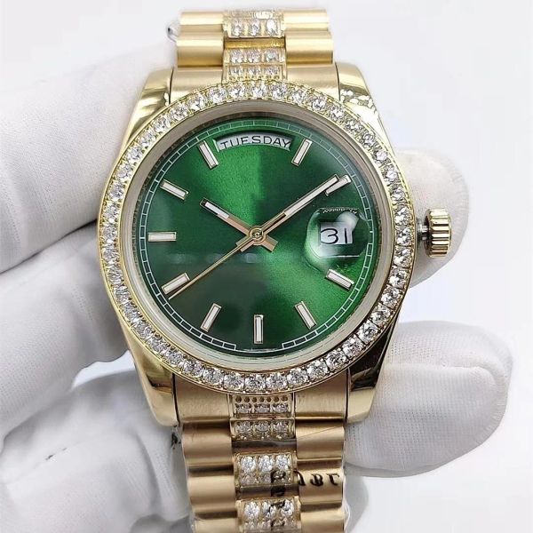 

luxury designer classic fashion automatic watch size 36mm sapphire glass waterproof feature strap with diamond in the middle a woman's, Slivery;golden