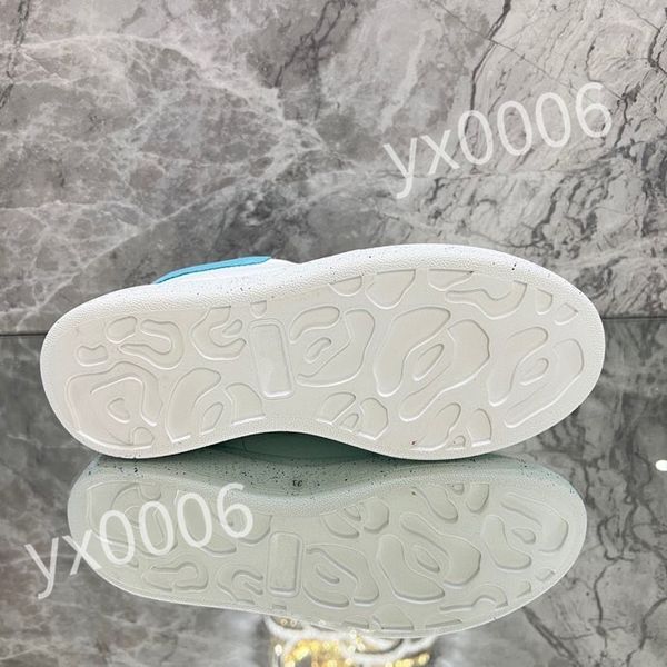 

2023 new fashion men and womens arrow hiking shoes couple walking sports mens brand-name sneakers ladies non-slip soles skate shoes, Black