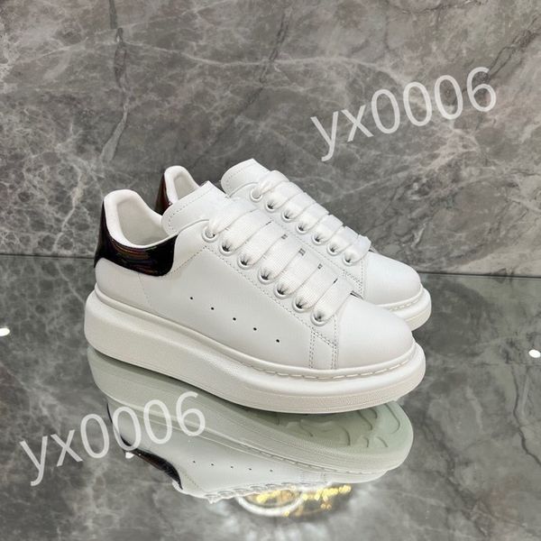 

luxury designers shoes white black men women fashion retro trainers outdoor sports sneakers hiking shoe
