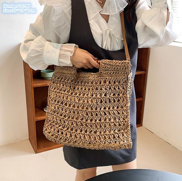 

Factory wholesale ladies shoulder bags 2 colors summer holiday beach crocheted beach bag small fresh woven straw backpack hollowed out western style handbag