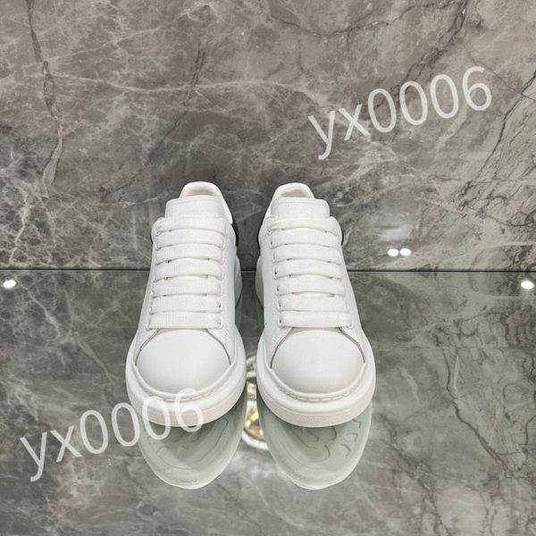 

2023 luxury designers shoes white black men women fashion retro trainers outdoor sports sneakers hiking shoe