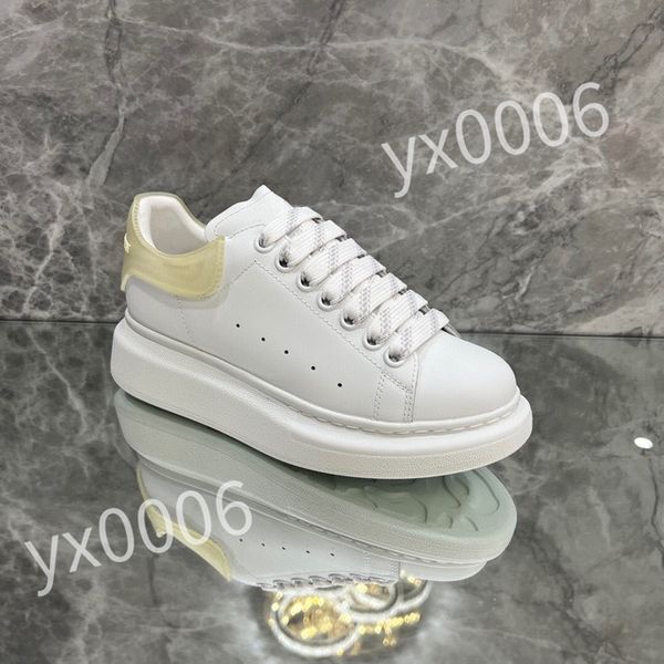 

2023 new fashion men and womens arrow hiking shoes couple walking sports mens brand-name sneakers ladies non-slip soles skate shoes, Black