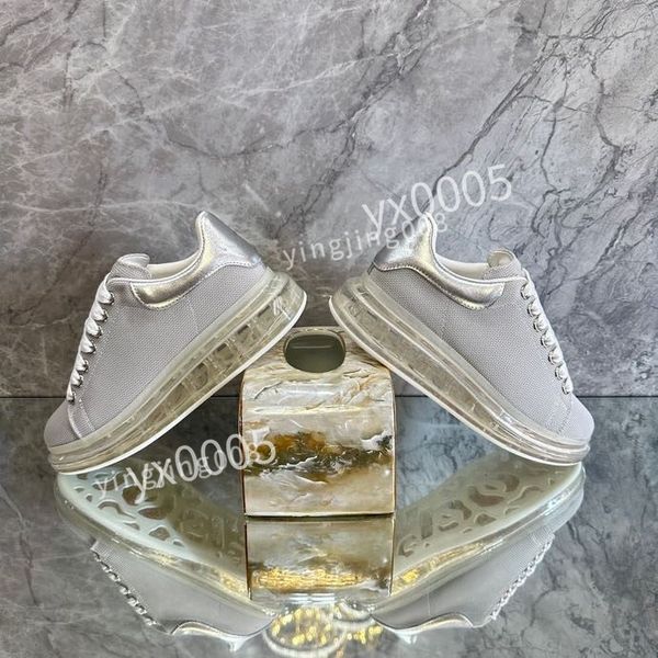 

new season mens sneaker shoe embroidery black and white leather retro-inspired sneaker design womens sneaker