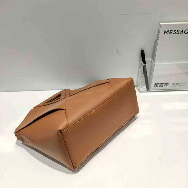 

original edition designer handbags 2023 venetss bottegav spring inverted triangle woven handbag leather one shoulder messenger bucket bag t