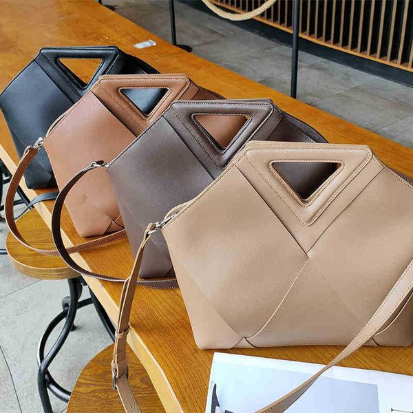 

original edition designer handbags bottegs's venetss spring inverted triangle woven handbag leather one shoulder messenger cloud bag tr