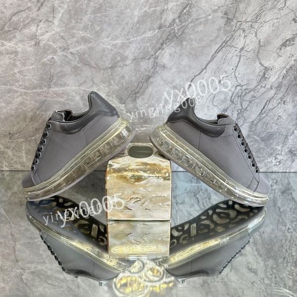 

new luxury season mens sneaker shoe embroidery black and white leather retro-inspired sneaker design womens sneaker