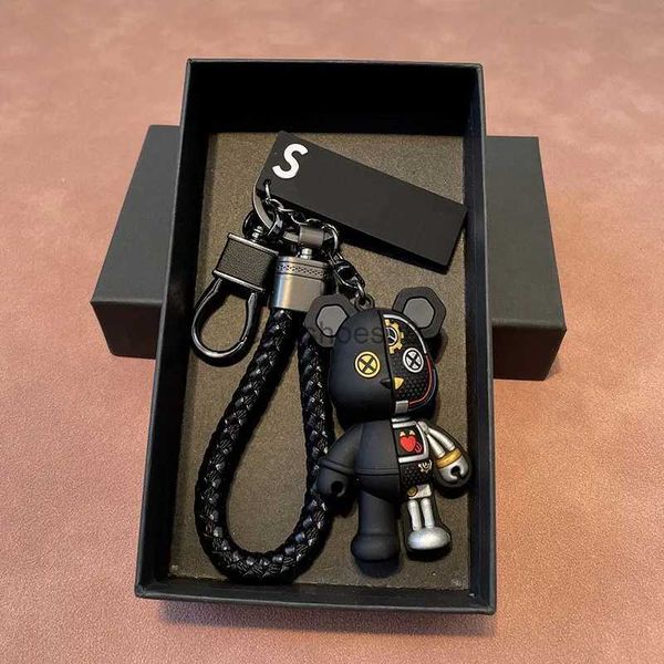 

luxurys designers keychain car key chain solid color monogrammed keychains bear design versatile fashion leisure men women bag pendant acces, Silver
