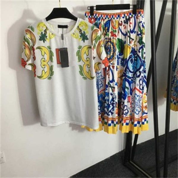 

vintage print two piece women dress lightweight and breathable crew neck printed short sleeve t-shirt high waisted pleated skirt party casua, White