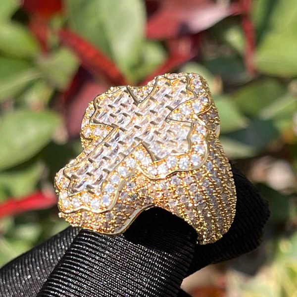 

cluster rings bubble letter cross finger ring iced out aaaaa zircon prong setting fashion luxulry men hip hop jewelry for gift 230620, Golden;silver