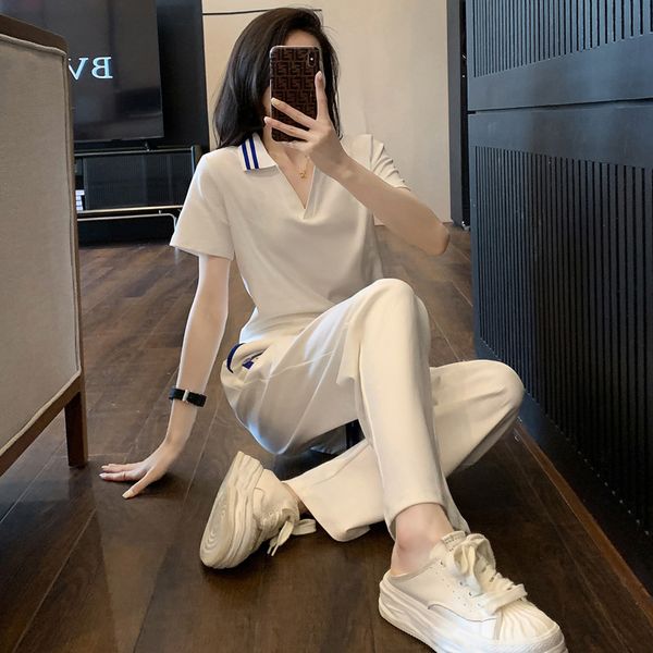 

the sportswear has a decent cut and a smooth line design that can be worn by tall, short, fat and thin people, whether for everyday wear or, White