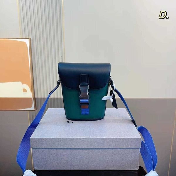 

designer handbag co bag the first small french fries bag boys men's small bag track flip phone bag crossbody bag back is that pure hand