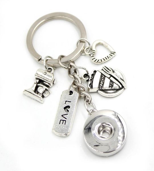 

new arrival diy 18mm snap jewelry cup cake baker key chain handbag charm 18mm snap keychain key ring baking bakers gifts for men w1999540, Slivery;golden