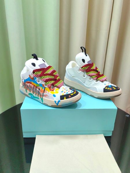 

luxury designer casual shoes embossed trainer sneaker triple white pink sky blue black green yellow denim low mens sneakers 0623