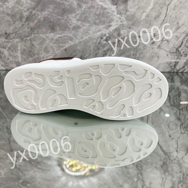 

new luxury designers shoes white black men women fashion retro trainers outdoor sports sneakers hiking shoes