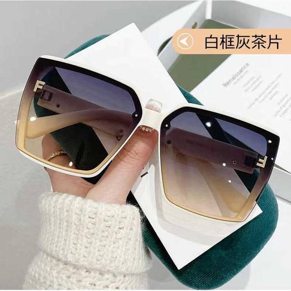 

wholesale of new minimalist letters fashionable for women and elegant luxury style sunglasses uv resistant ultra light, White;black
