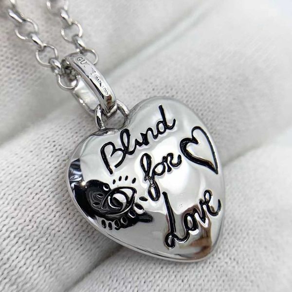 

ancient family love fearless heart shaped pendant skull tiger bird whispering flower fragrance high edition couple personality necklace fas, Silver