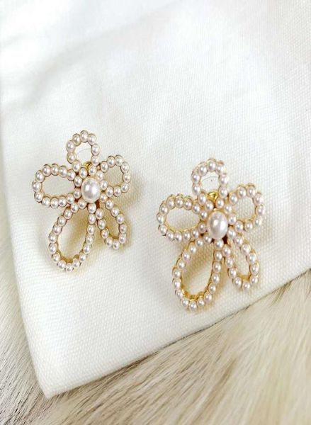 

selling explosive flowers inlaid pearl wild designer earrings luxury designer jewelry women earrings4811790, Golden