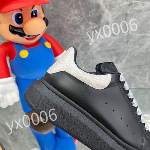 

new designers shoes white black men women fashion retro trainers outdoor sports sneakers hiking shoes