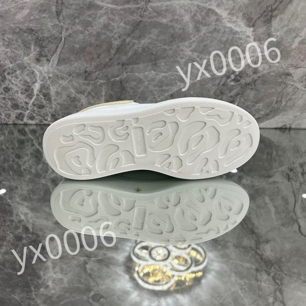 

new fashion men and womens arrow hiking shoes couple walking sports mens brand-name sneakers ladies non-slip soles skate shoes, Black