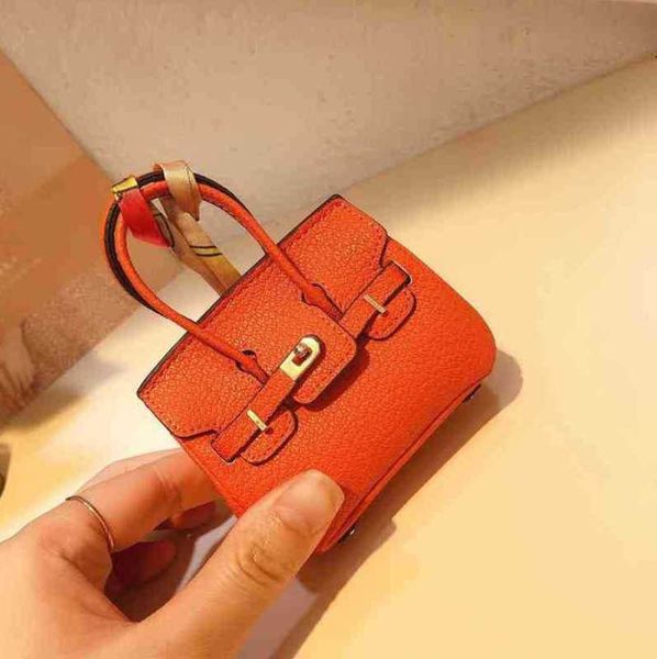 

h keychains the same mini bag pendant cute simulation leather earphone lipstick fashion car key chain female t220909, Silver