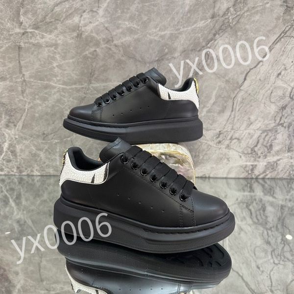 

luxurys designer flat sneaker trainer casual shoes denim canvas leather white fashion platform mens womens sneakers 35-46, Black