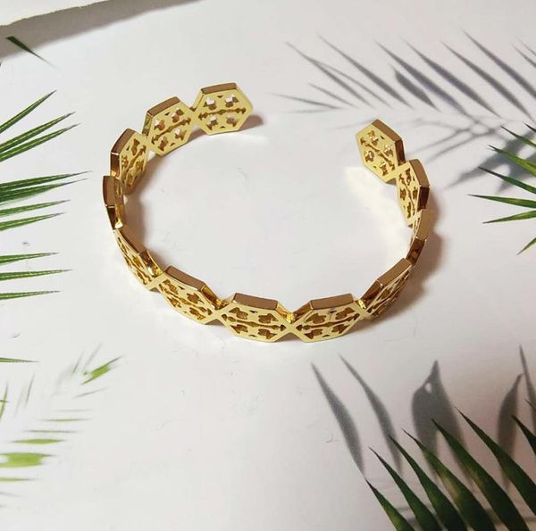 

tb gold plated hollow logo opening adjustable copper casting bracelet2422522, Black