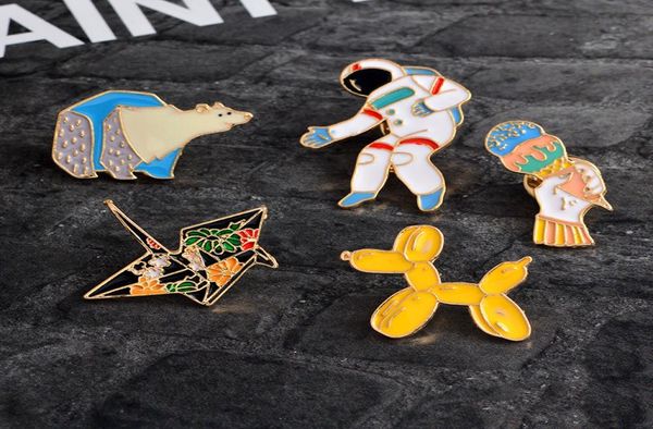 

5 styles enamel cartoon brooch pin creative alloy badge jewelry ice cream thousand paper cranes polar bear astronaut balloon dog p8094122, Gray