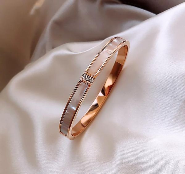 

titanium steel bangle women shell bracelet simple fashion luxurys jewelry2982027, Black