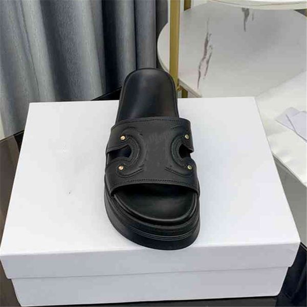 

fashion slippers 2023 celinity luxury design summer men's and women's flats thick soled leather rubber lettering logo casual carto, Black
