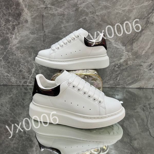 

2023 new luxury designers shoes white black men women fashion retro trainers outdoor sports sneakers hiking shoe