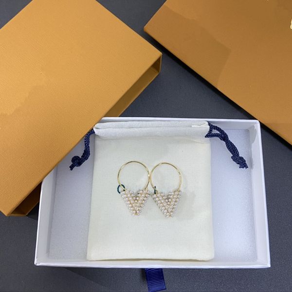 

with box new fashion womens studs simple designer earrings letter v pearl girls hoop earrings for woman party gift jewelry, Golden;silver