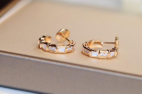 

2023 luxury quality v gold materia half round shape charm drop earring with diamond and nature shell beads have box stamp ps7883, Golden