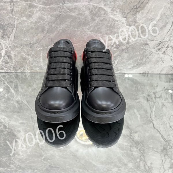 

2023 new luxury designers shoes white black men women fashion retro trainers outdoor sports sneakers hiking shoes
