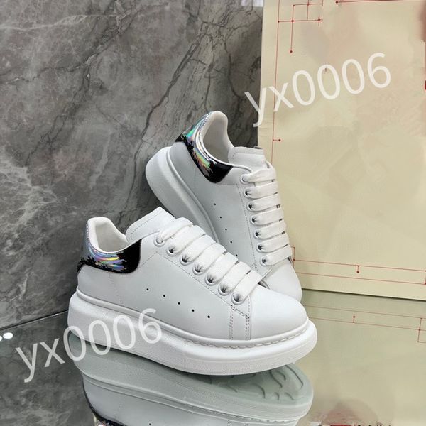

2023 new luxury designers shoes white black men women fashion retro trainers outdoor sports sneakers hiking shoe