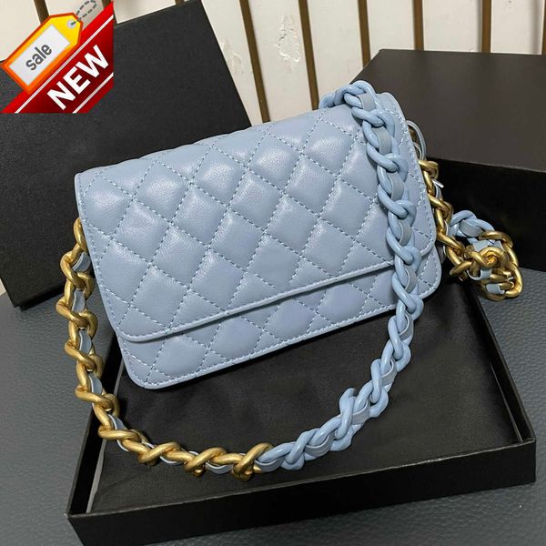 

women's brand designers shoulder bags 2023 textured sheepskin gold chain strap envelope fashion multi-functional cross-body bag factory