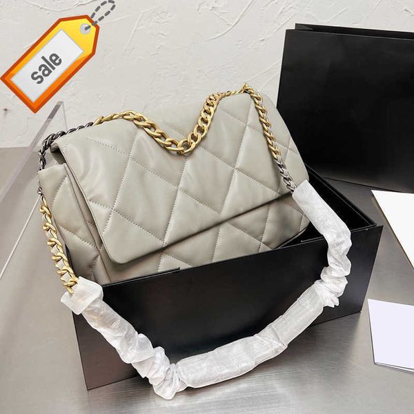 

women's brand designers shoulder bags 2023 textured leather envelope portable fashion gold metal chain crossbody factory direct sales