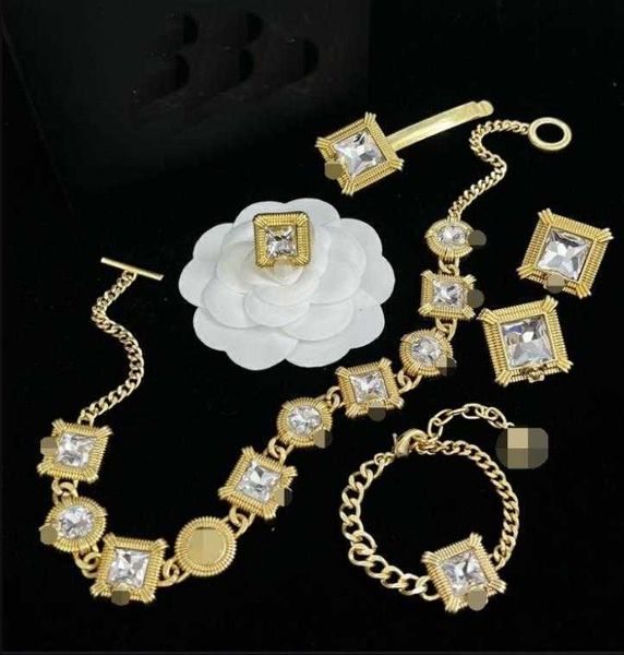

fashion basilisk medusa square crystal pendants women bracelet necklace stud earring sets brass 18k gold plating ladies designer jewelry ve-, Black