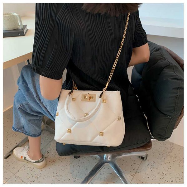

designer women vanletioo bags elegant roman stud tote bag x5wx rivest handbag large capacity femeal crossbody duffels fashion single shoulde